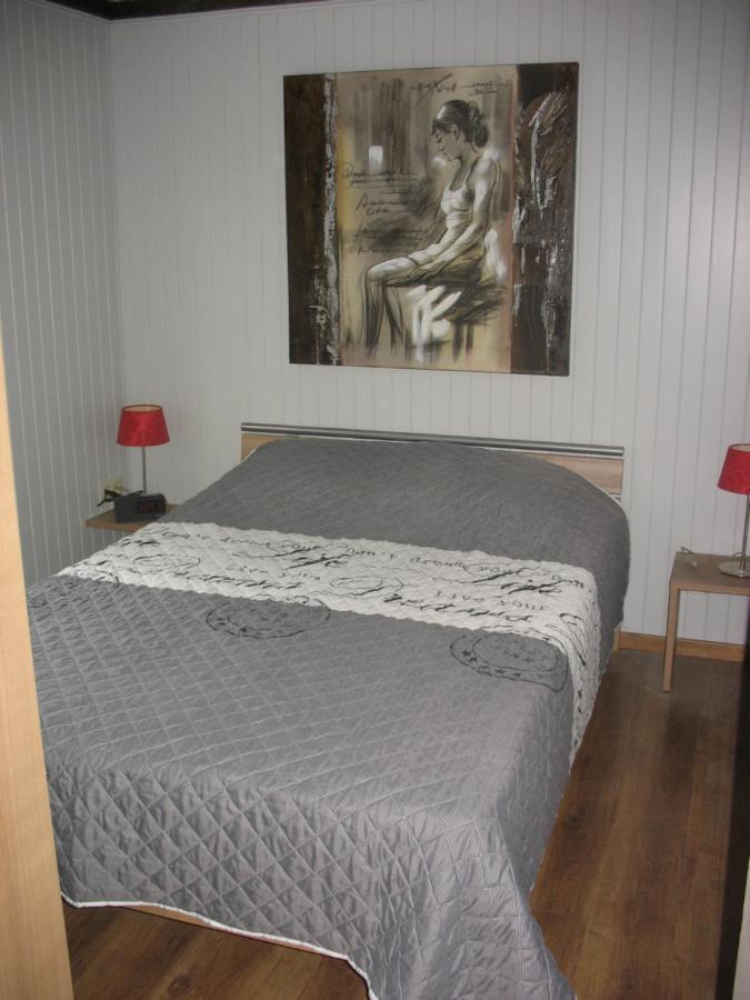 Durbuy Kleine Familiechalet Edelweiss 4 A 5 Pers Bagian luar foto